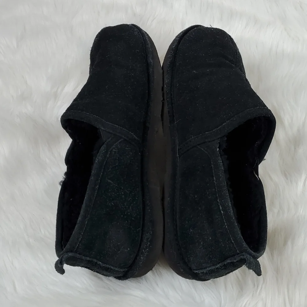 Bearpaw Maddox black suede men slippers slip on size 11